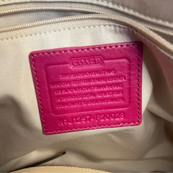 Coach Signature Stripe Embossed Patent Pocket Tote in Pink - Picture 9 of 12